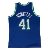 Mitchell & Ness Dirk Nowitzki 1998-99 Dallas Mavericks Swingman Jersey  - Blau - Jersey